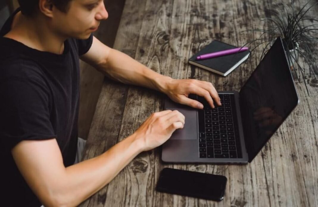 7 Easy Ways to Make Space on Your Computer - Gentle Wit